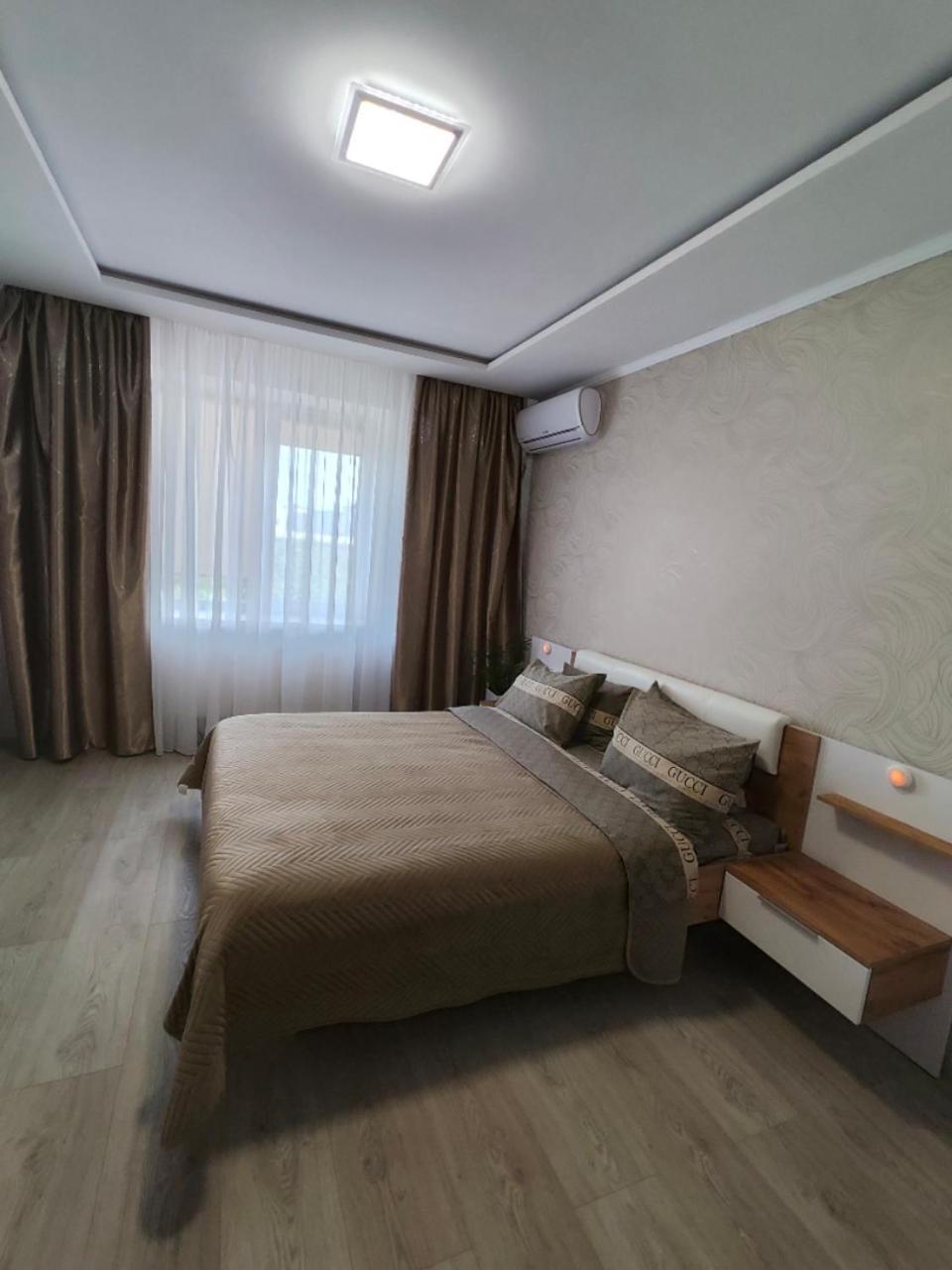 Zlata De Luxe Apartment Ivano-Frankivsk Exterior photo
