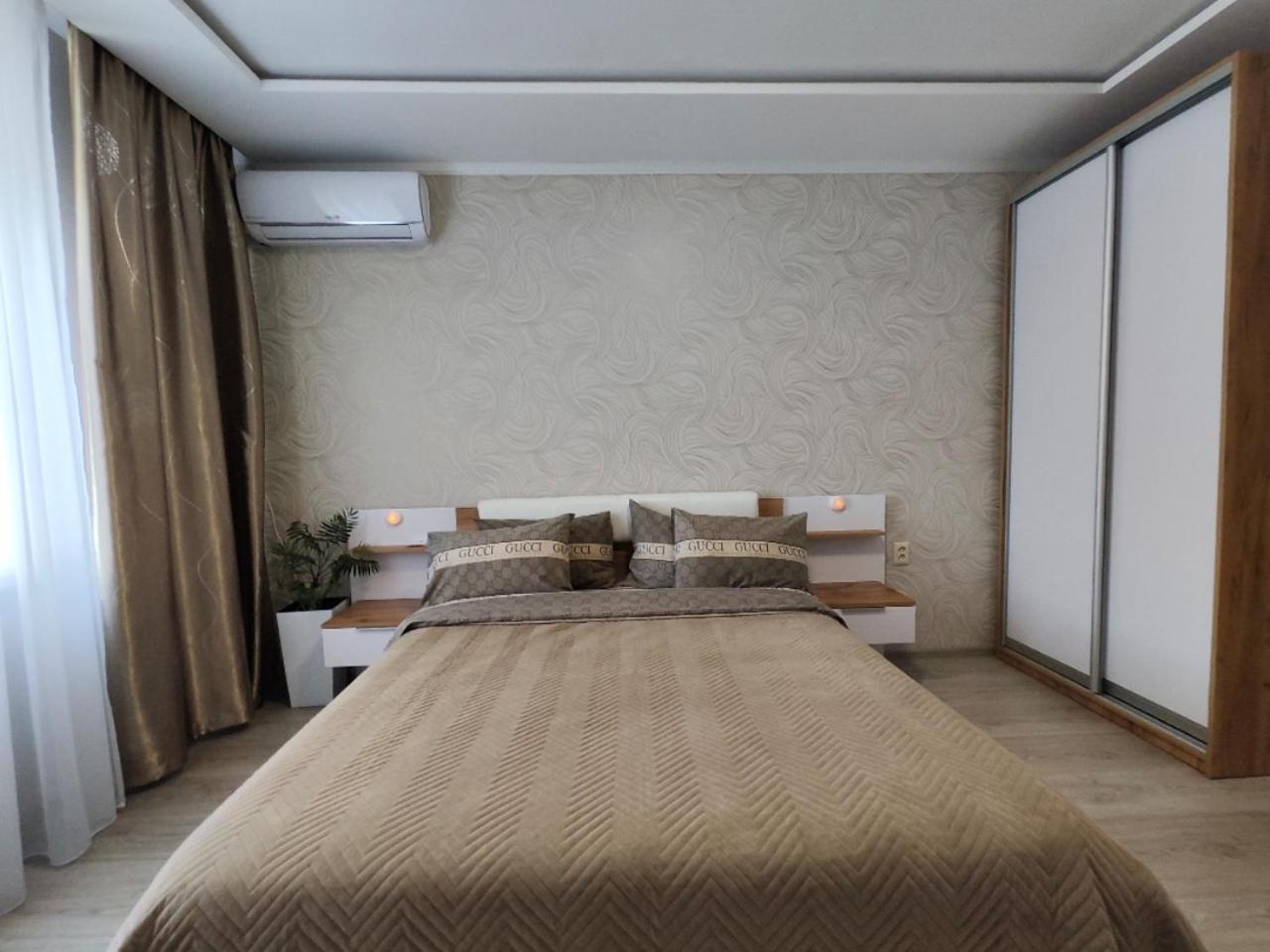 Zlata De Luxe Apartment Ivano-Frankivsk Exterior photo